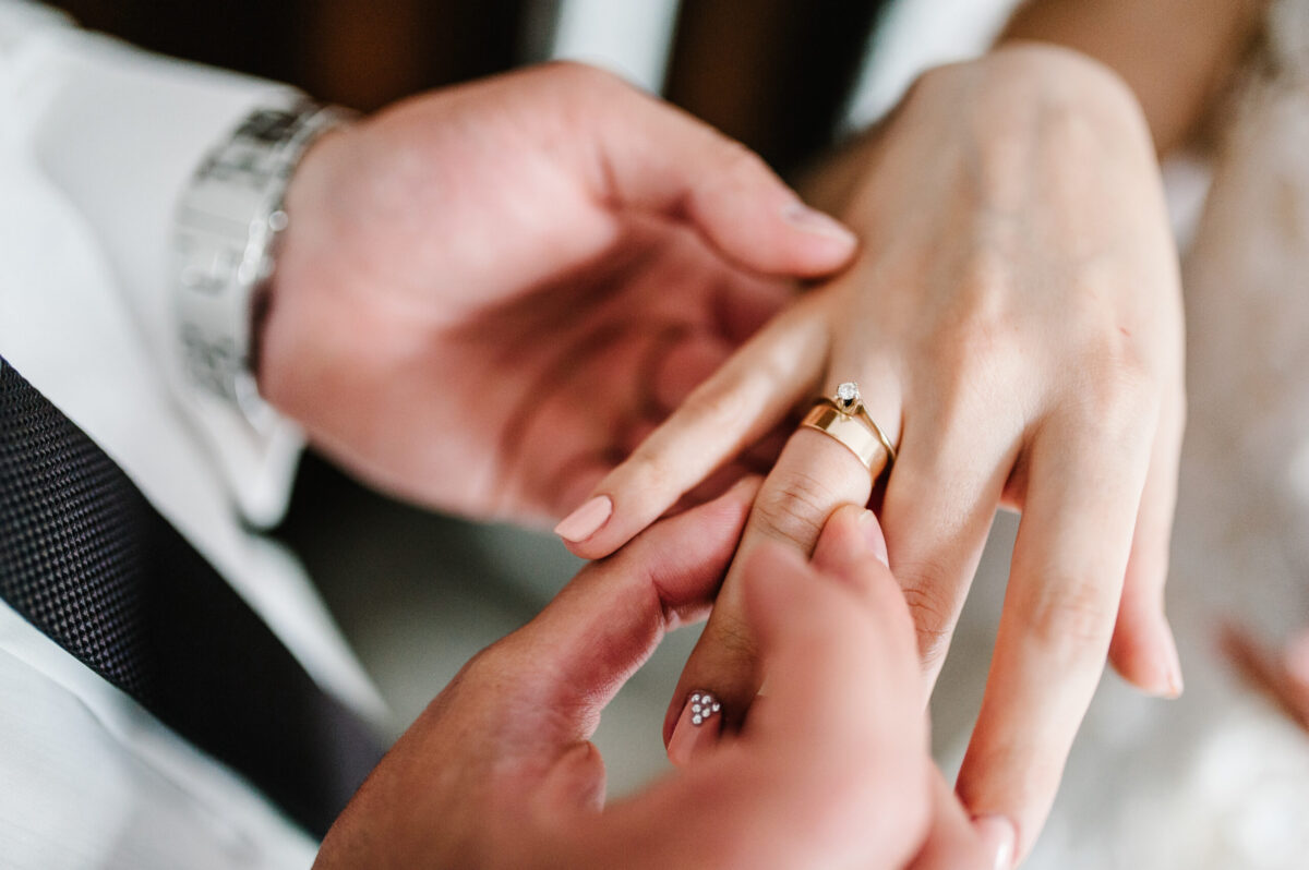 groom bride ring